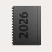 A5 ugekalender højformat matsort genbrugskarton 2026