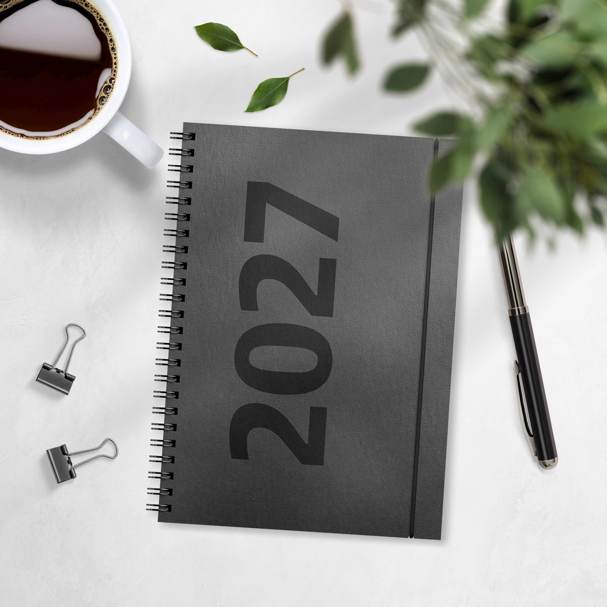 A5 ugekalender højformat matsort genbrugskarton 2027